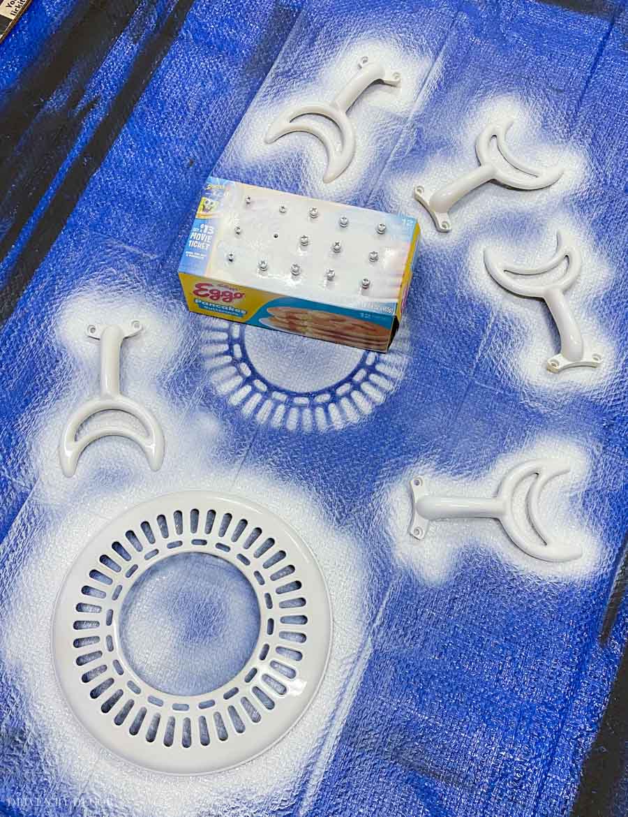 how-spray-paint-ceiling-fan-1 How to spray paint the brass on your ceiling fan!