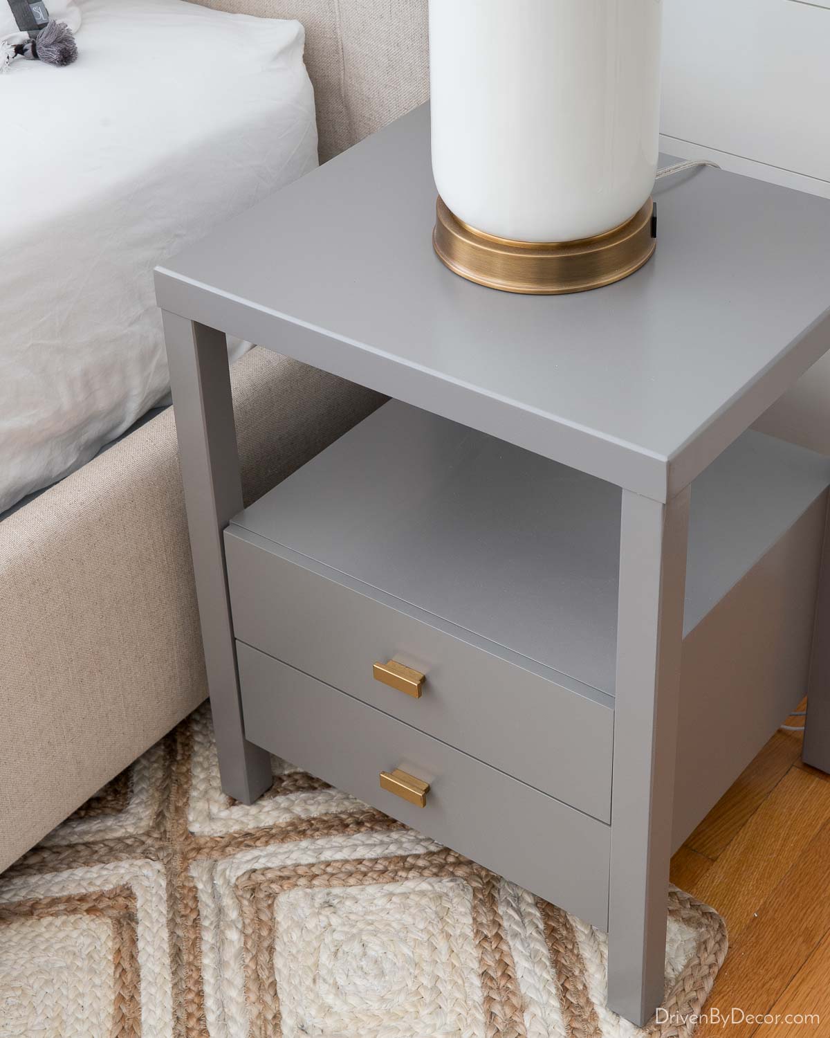 rub-n-buff-knobs-nightstand-1 Gray nightstand with knobs turned gold with Rub 'n Buff