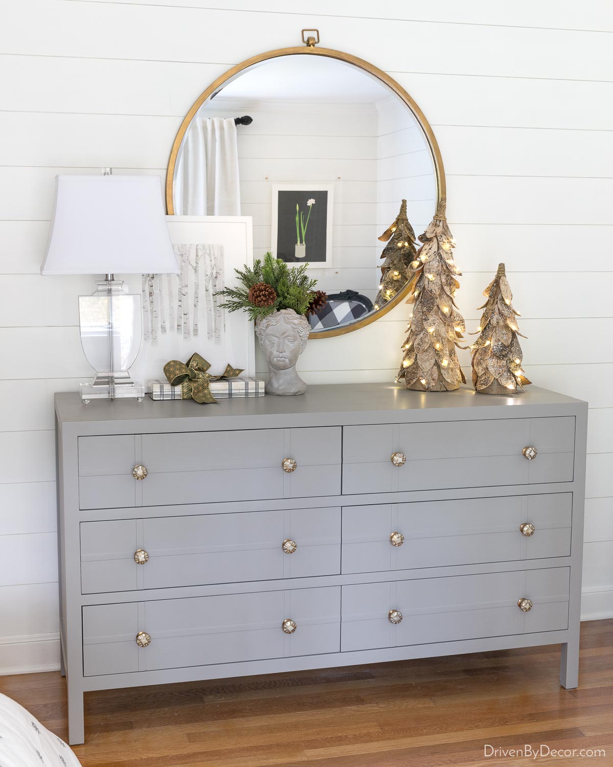 rub-n-buff-round-mirror-1 Rub 'n Buff gold color used to change color of round mirror